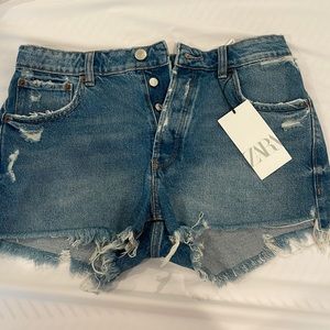 Zara Mid Rise Frayed Shorts